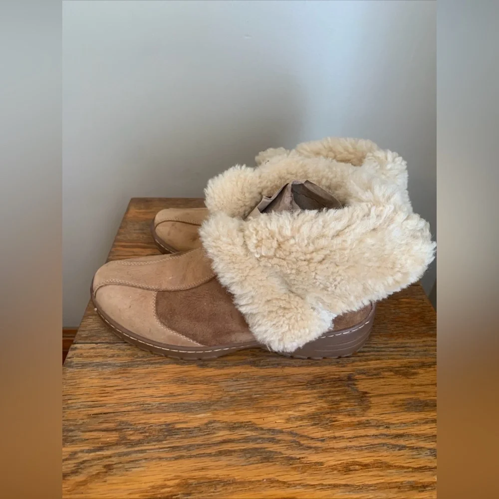 Sofft Women’s Shearing Ankle Winter boots Size 10 Leather Patchwork Sherpa
